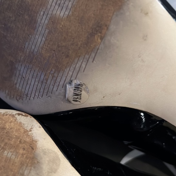 BCBG pointed toe heels - Picture 4 of 4